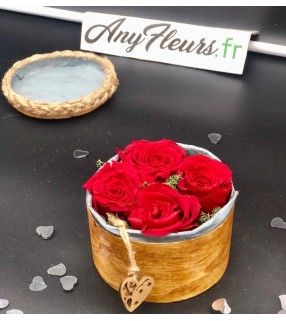 Boite 4 Roses Rouges Éternelles de haute qualité dans son écrin en bois et délicatement parfumées- Anyfleurs.fr