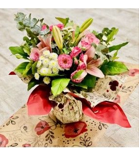 Bouquet de Fleurs Rose et Blanc de forme ronde avec roses gros boutons "Douceur Rosée". Anyfleurs.fr