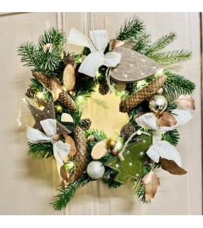 Couronne de Noël artisanale réalisée avec végétaux naturels. AnyFleurs.fr