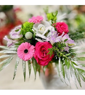 Bouquet Rose de Noël avec roses "Douceur de Fêtes". AnyFleurs.fr