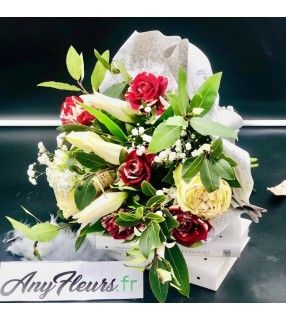 Bouquet de Fleurs Rouge Blanc avec roses Harlequin"Plume d'Hiver". AnyFleurs.fr